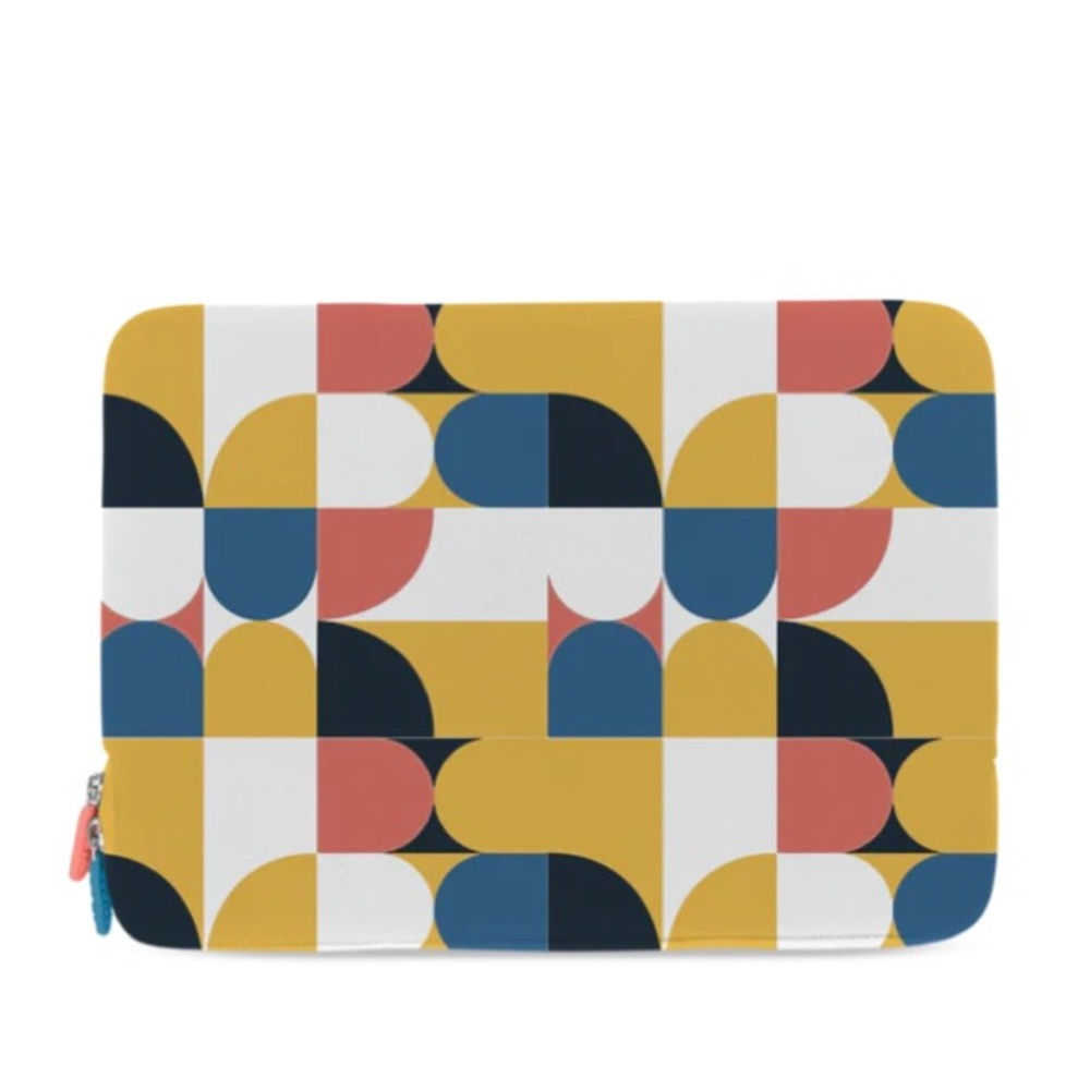 LOGiiX Essentials Play 13-inch Sleeve